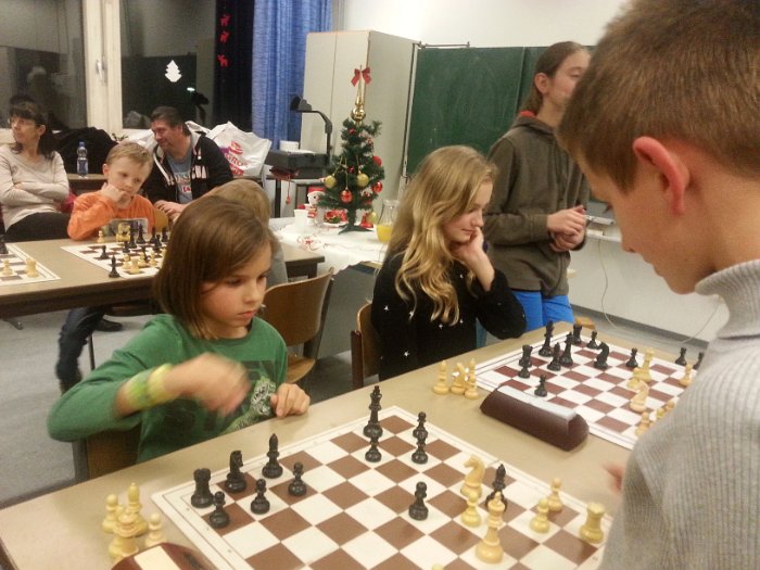 2014-12-Weihnachtsfeier Schach-Kids-05
